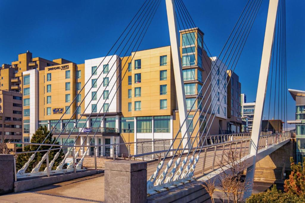 Revere Hotel | SpringHill Suites by Marriott Boston Logan Airport Revere Beach
