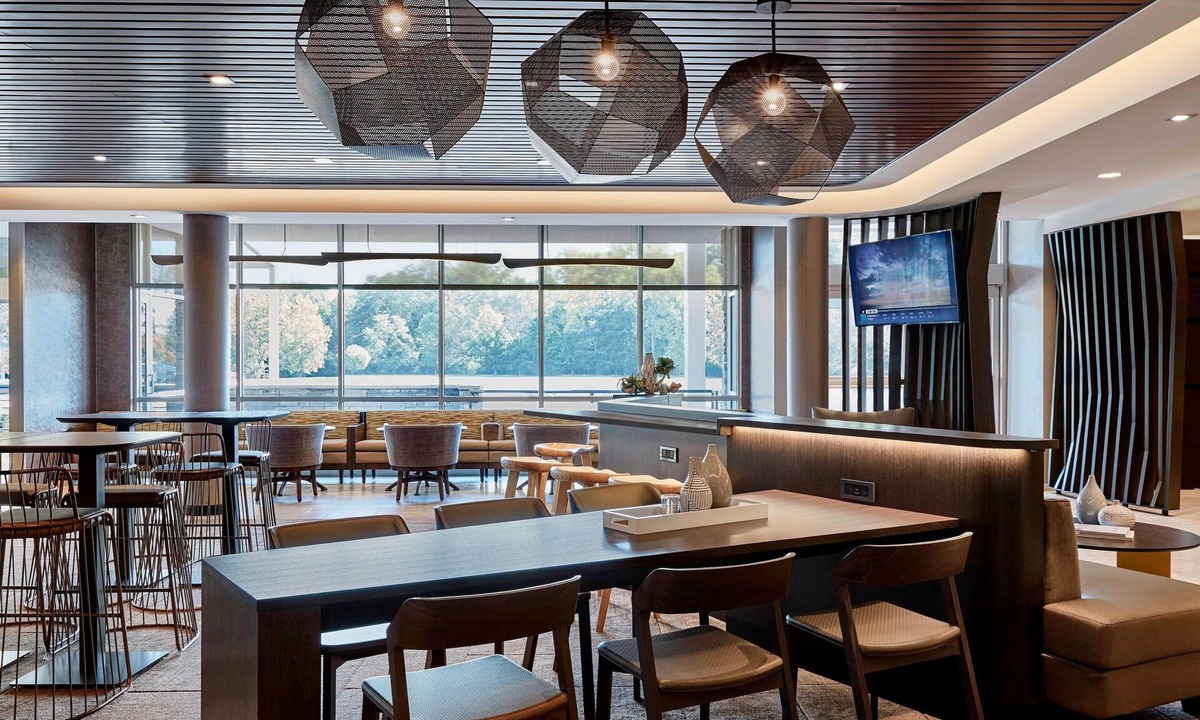 Bermuda Hotel | SpringHill Suites Chester