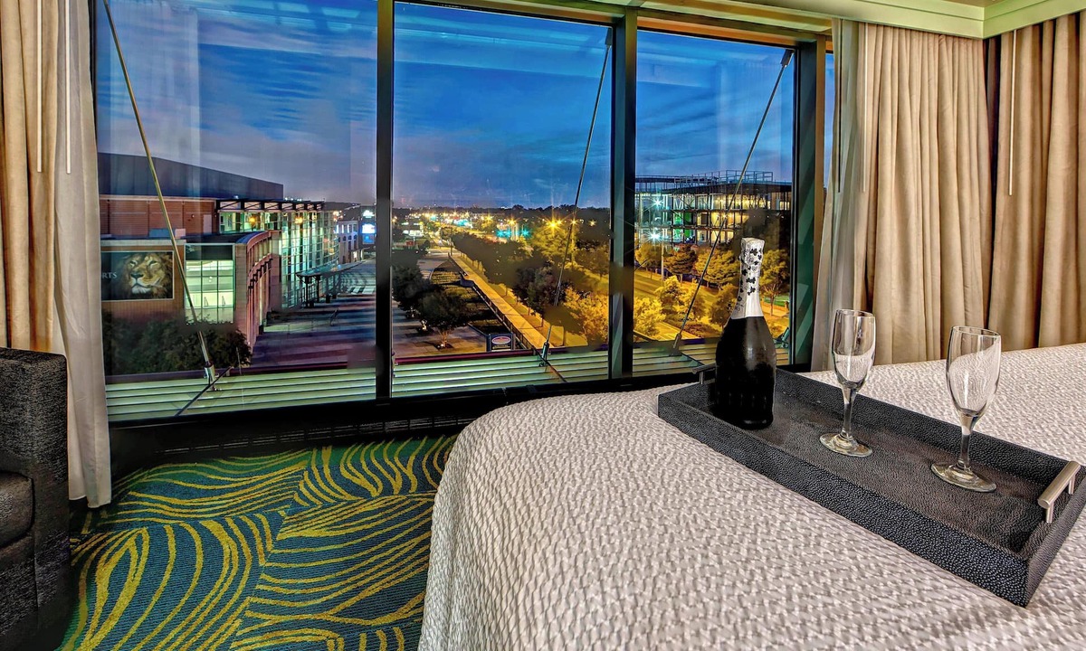 Norfolk Hotel | SpringHill Suites Marriott Norfolk Old Dominion University