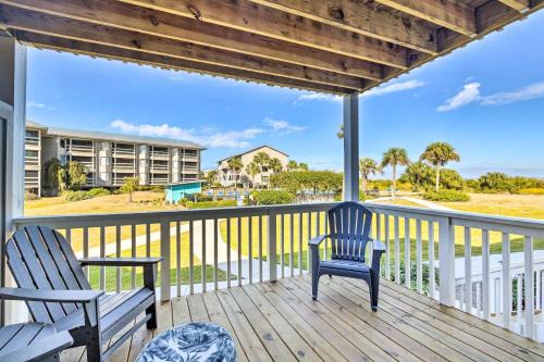 Oceanmarsh Subdivision House | St Helena Island Condo w/Pool & Beach Access!