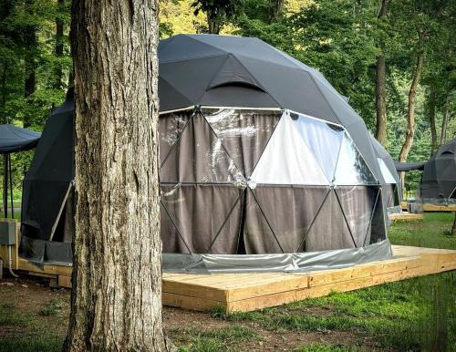 Gilboa Other | Starlit Geodesic Dome Haven Overlooking a Mountain River in New York’s Catskills