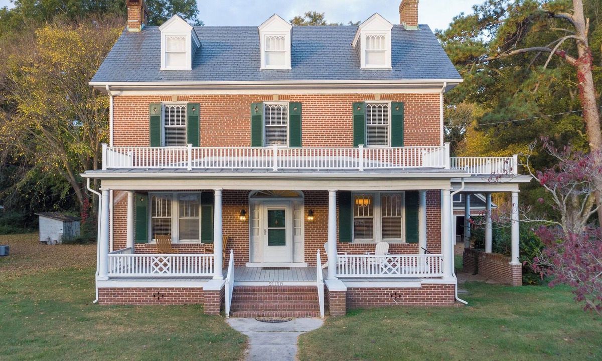 Cheriton House | Stately historic 3bdr shore house near Cape Charles, boat parking, pet friendly