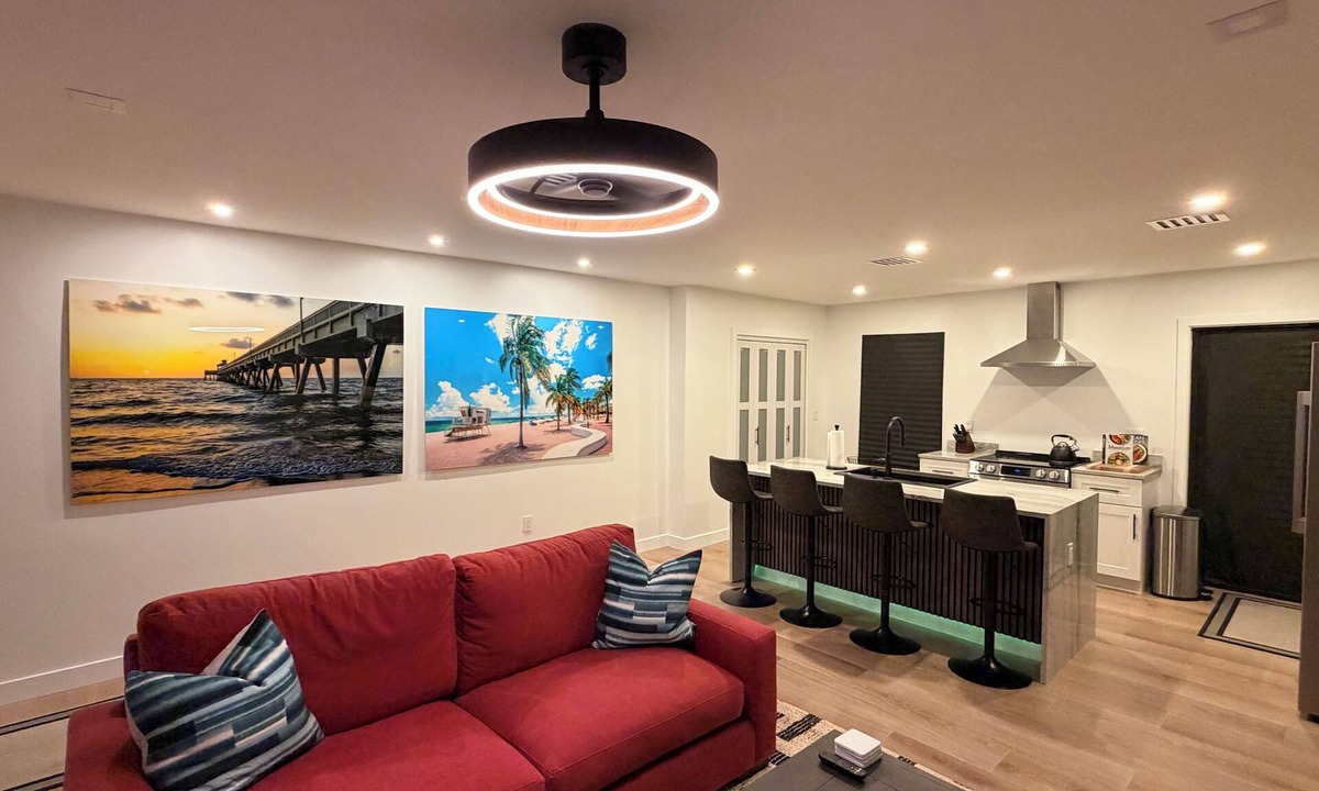 Golden Glades House | Stay Near the Action - Miami Hard Rock Stadium, Casinos, and Beaches