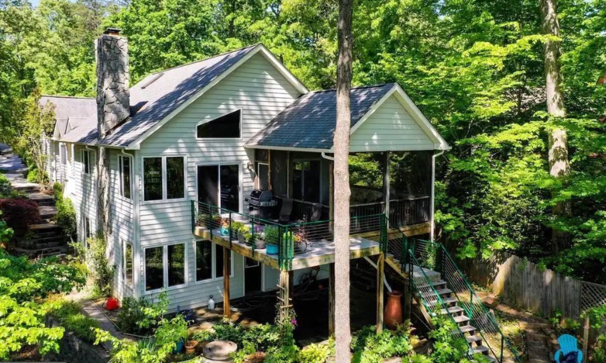 Mineral House | Stepping Stone Cove : Lakefront w/Dock, Fireplaces & Hot Tub