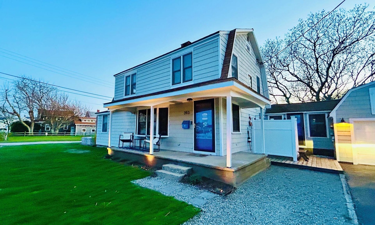Mara Vista House | Steps to 3 Falmouth Beaches in our 6+bedroom with oversized outdoor shower