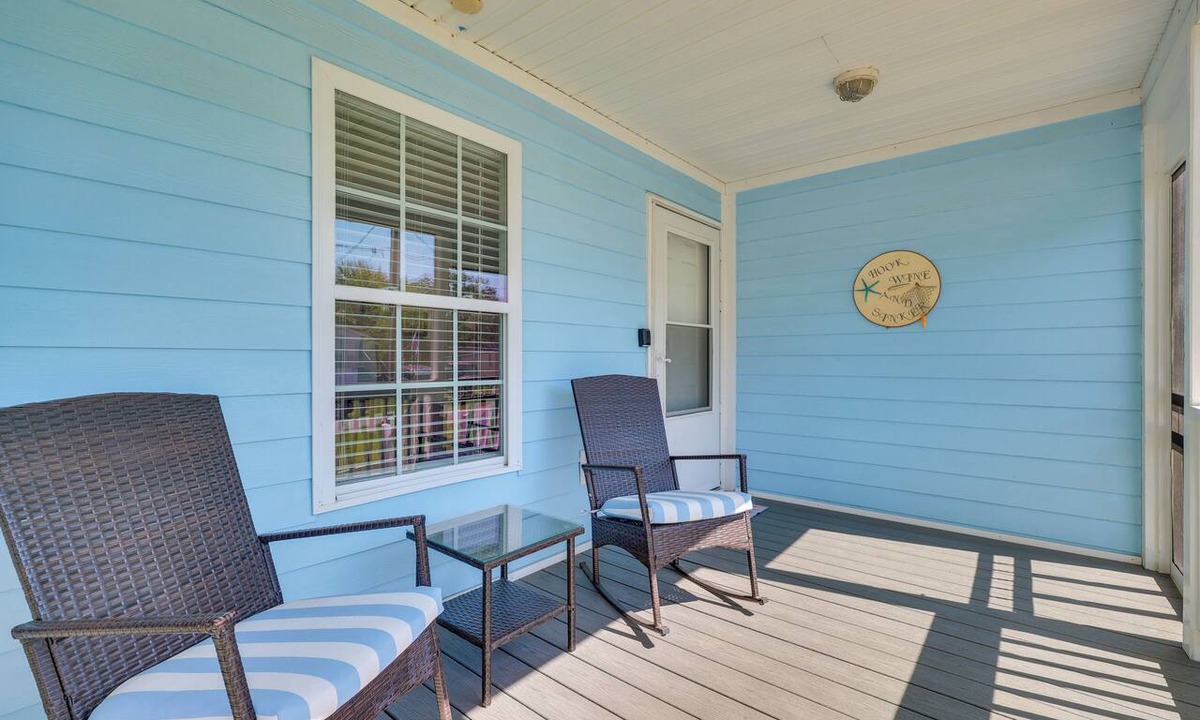 Wilmington Beach Cottage | Steps to Ocean! Family-friendly Carolina Beach Gem