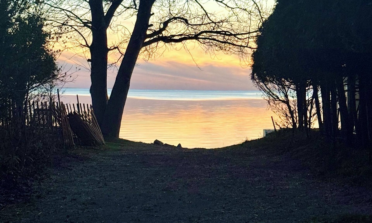 Verona Beach Cottage | Steps to Oneida Lake, Direct Water Access - Thistle Dew Cottage