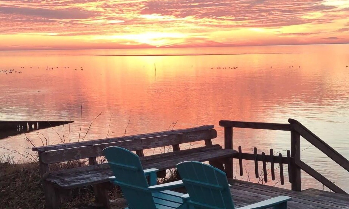 Birdsnest Cabin | Storybook Shores - A Peaceful Retreat on the Bay