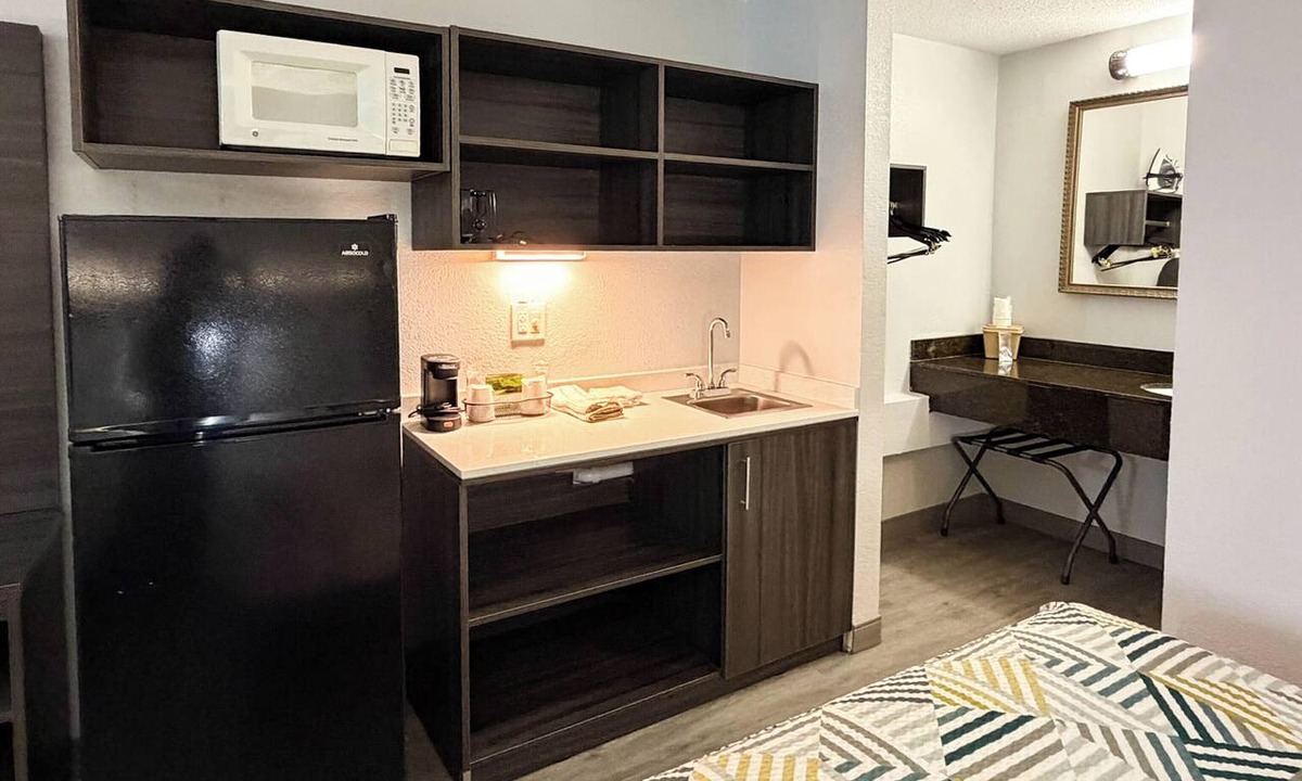 Aquia Harbour Hotel | Studio 6 - Stafford, Va - Quantico