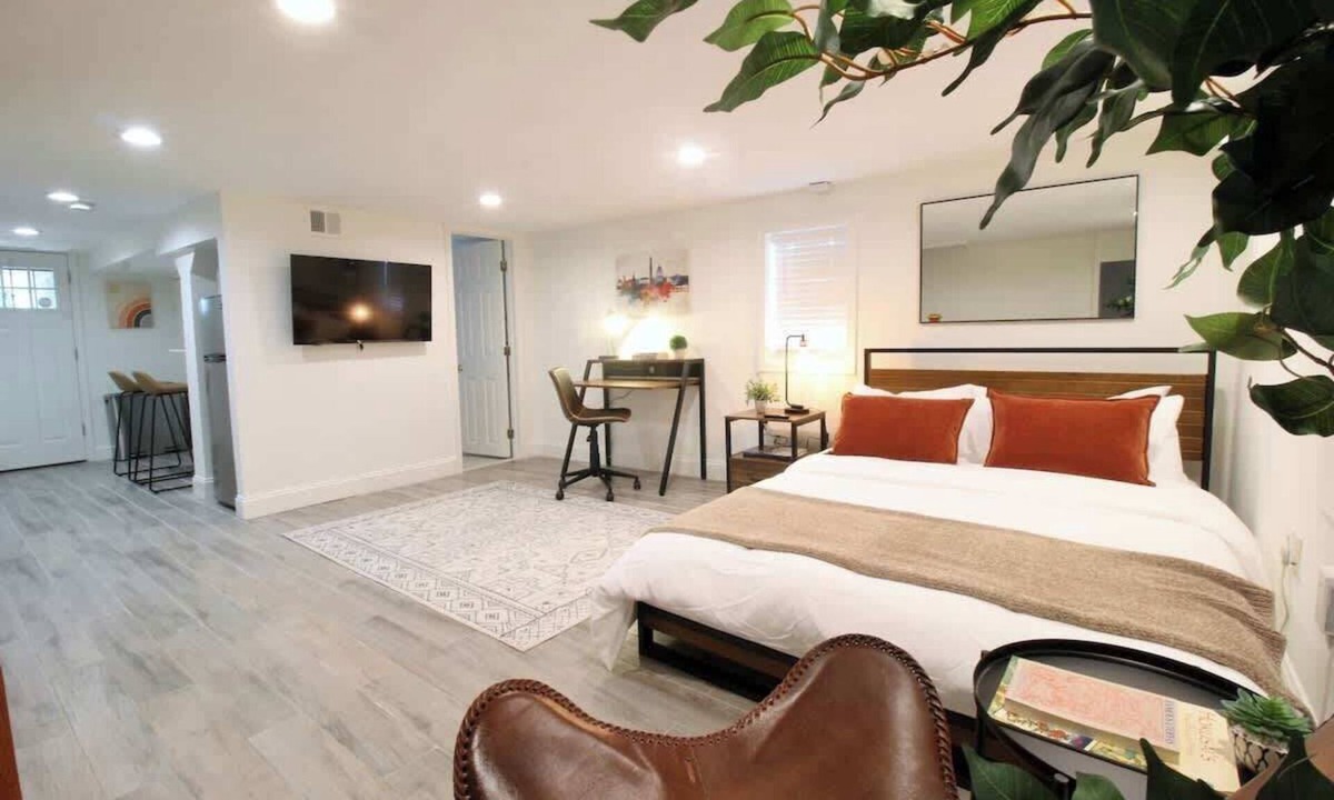 Kingman Park House | Studio Not Far from Capitol Hill, Walk to METRO
