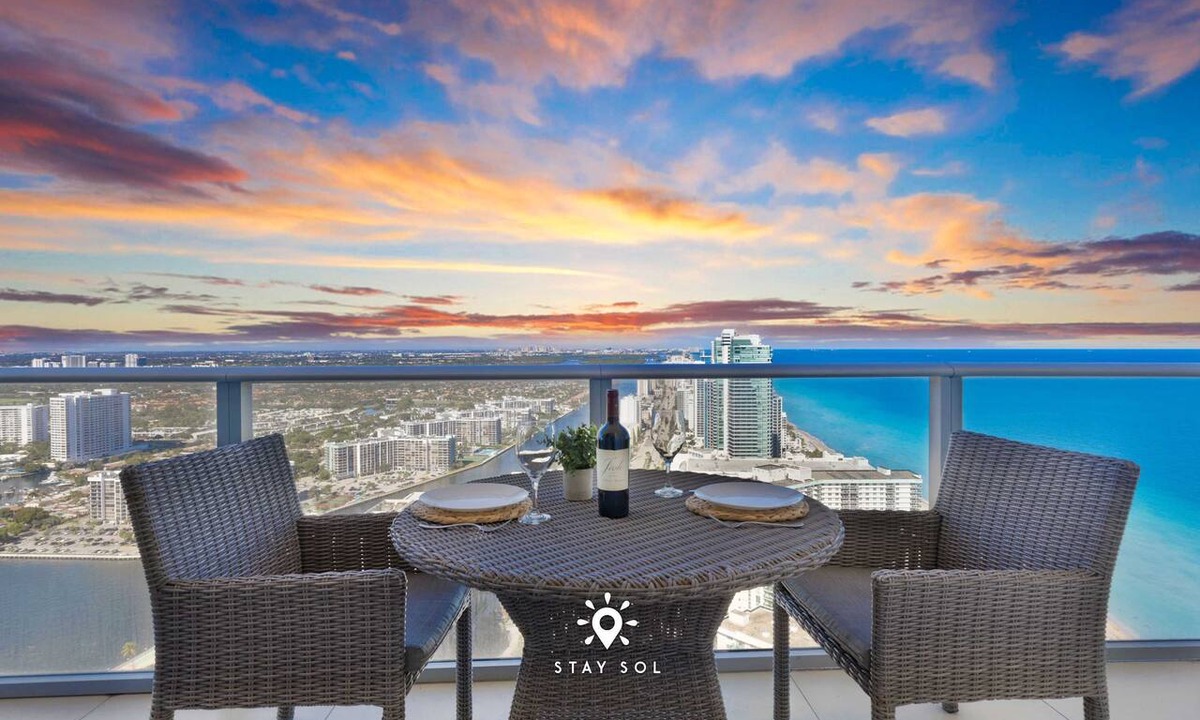 Hollywood South Central Beach Apartment | Stunning 1BR Apt With Ocean View Balcony
