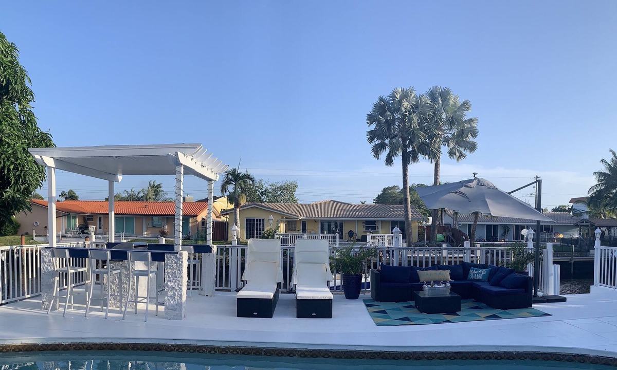 Coral Ridge Isles Villa | Stunning Luxury Villa 5bd/3ba CanalFront