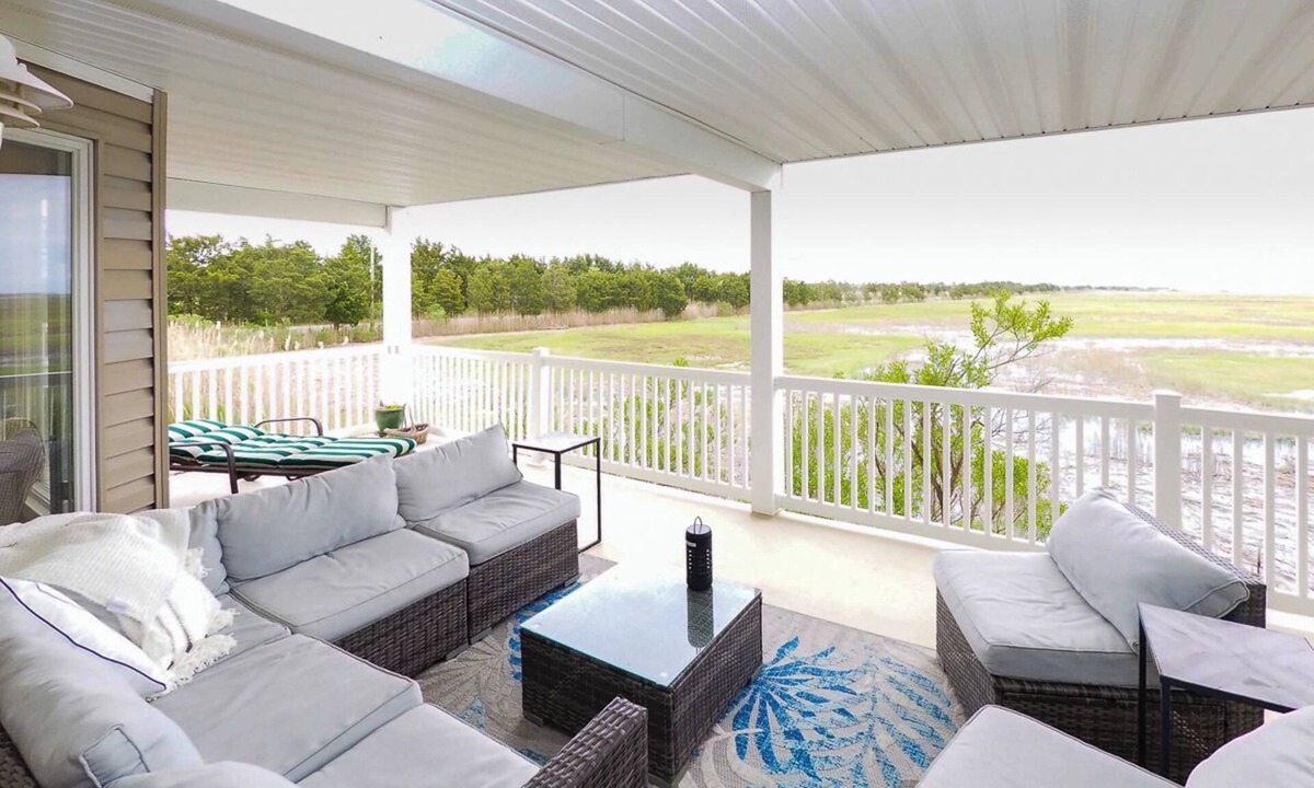 South End Condo | Stunning South End 1st floor with incredible views.