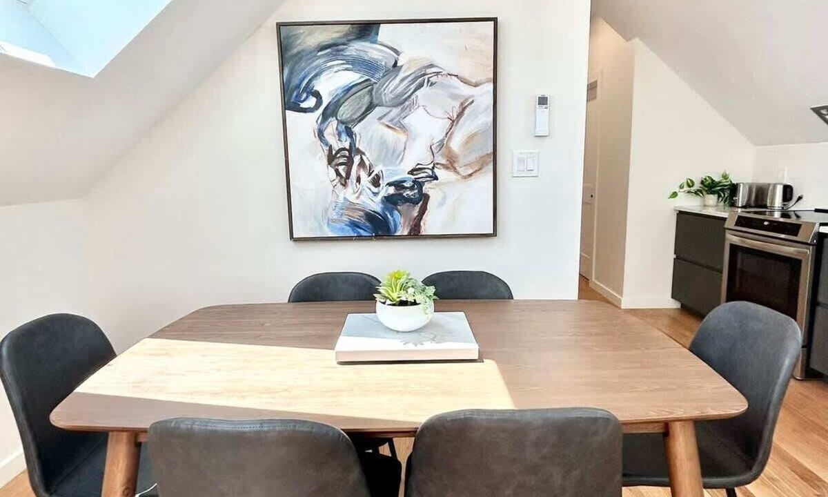 Arlington Apartment | Stunning Urban Haven