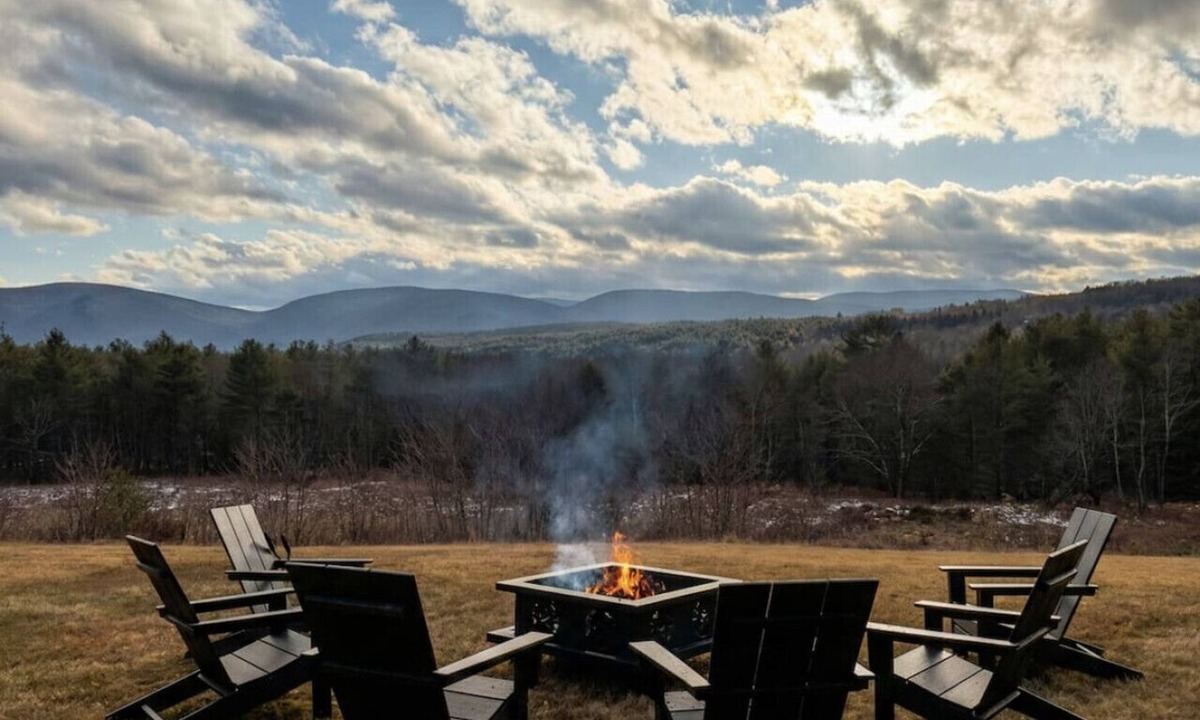 Jewett House | Stunning Views Movie Theater and Next To Skiing