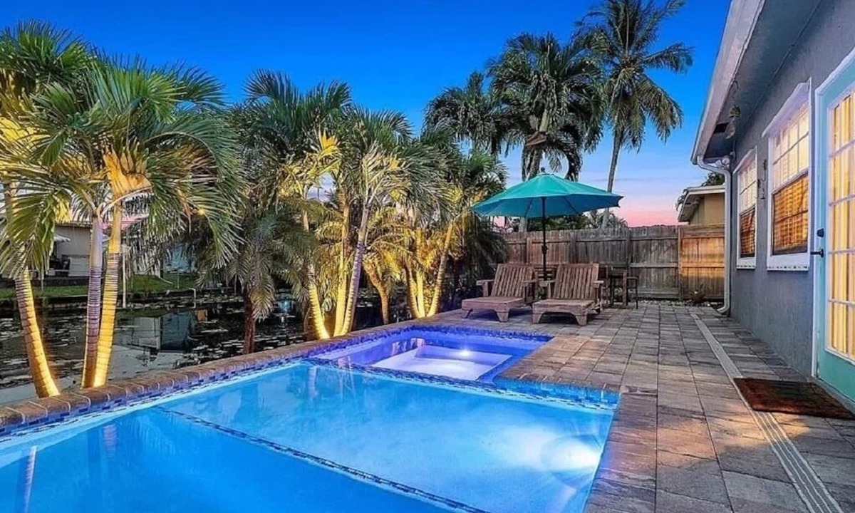 Fort Lauderdale House | Stunning WATERFRONT Home In Ft. Lauderdale ~ SALTWATER Pool & Hot Tub ~ Dogs OK!