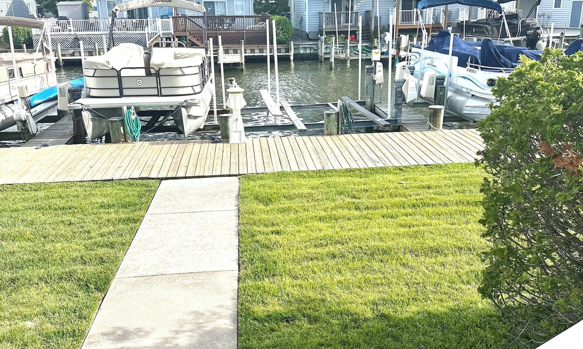 Heron Harbour Isle Condo | Stunning Waterfront 3BR condo with Pools! Discount AND linens for 7 nights!