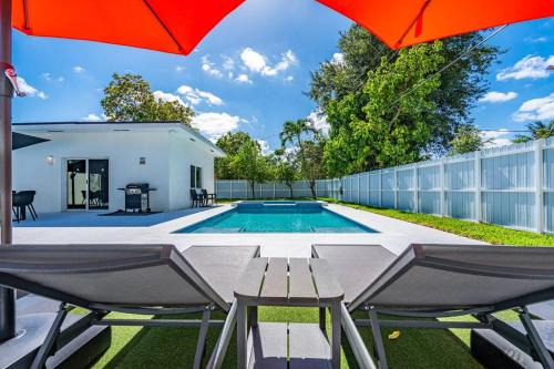 North Miami Villa | Stylish 4 Bedroom Home with Pool, 12 Minutes to the beach