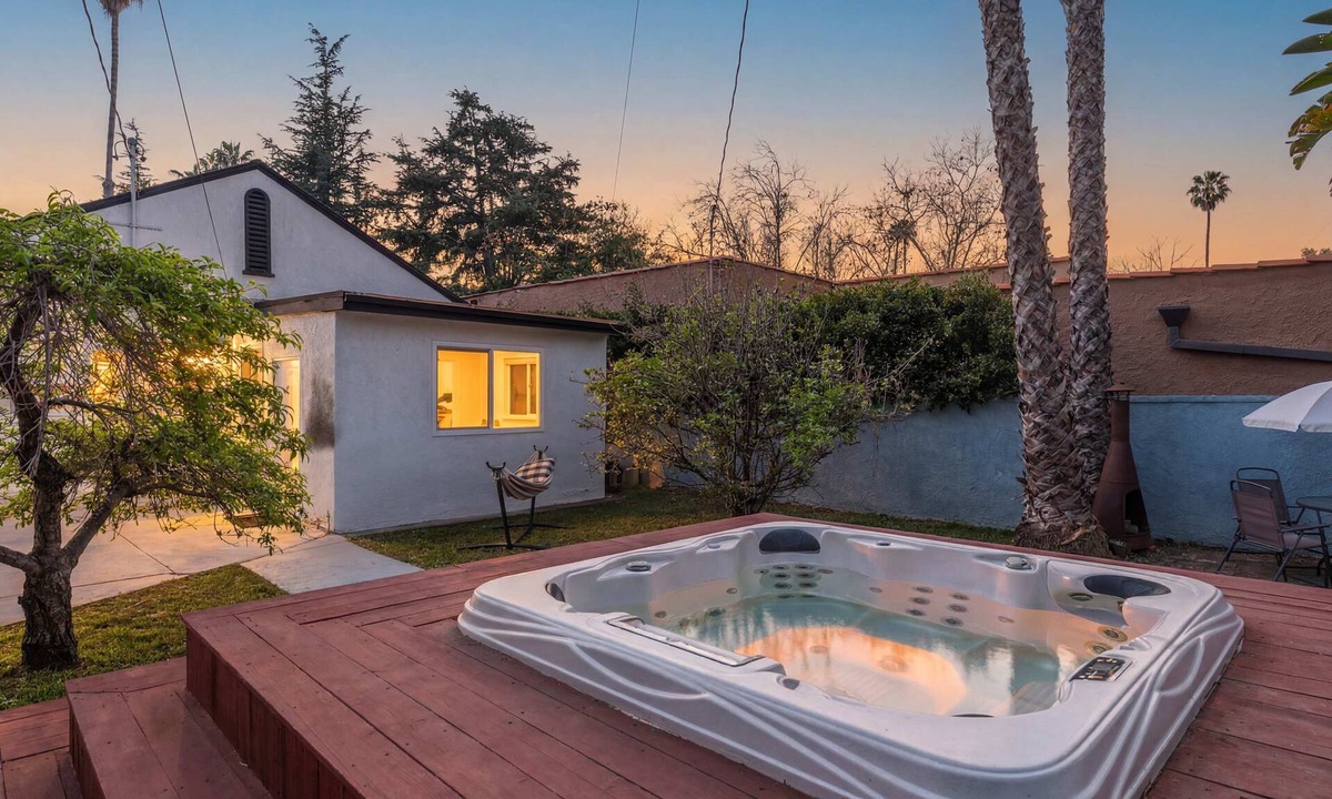 Mid City House | Stylish Home, Hot Tub, BBQ, Parking, Yard!