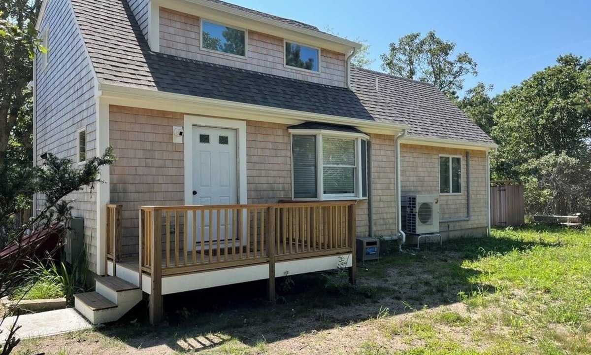 West Tisbury House | Stylish & Pristine, Newly Renovated, 2BR Cottage in West Tisbury.