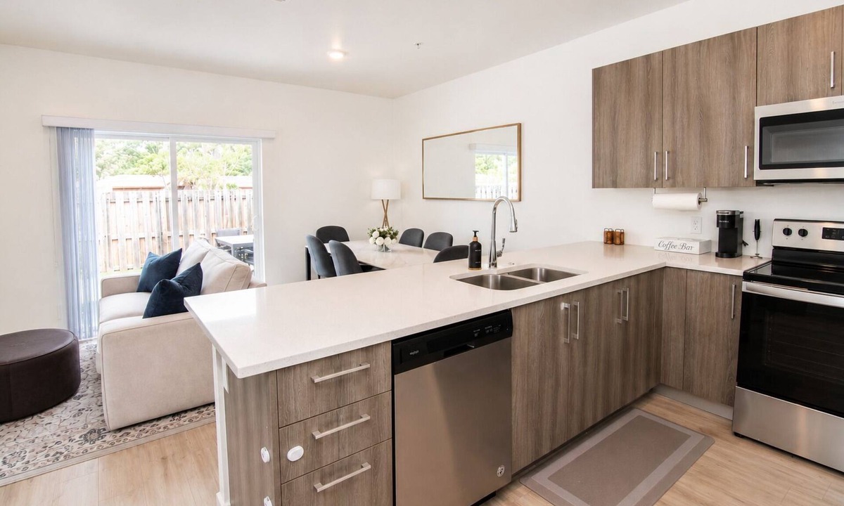 Golden Glades House | Stylish Stay Near Hard Rock Stadium