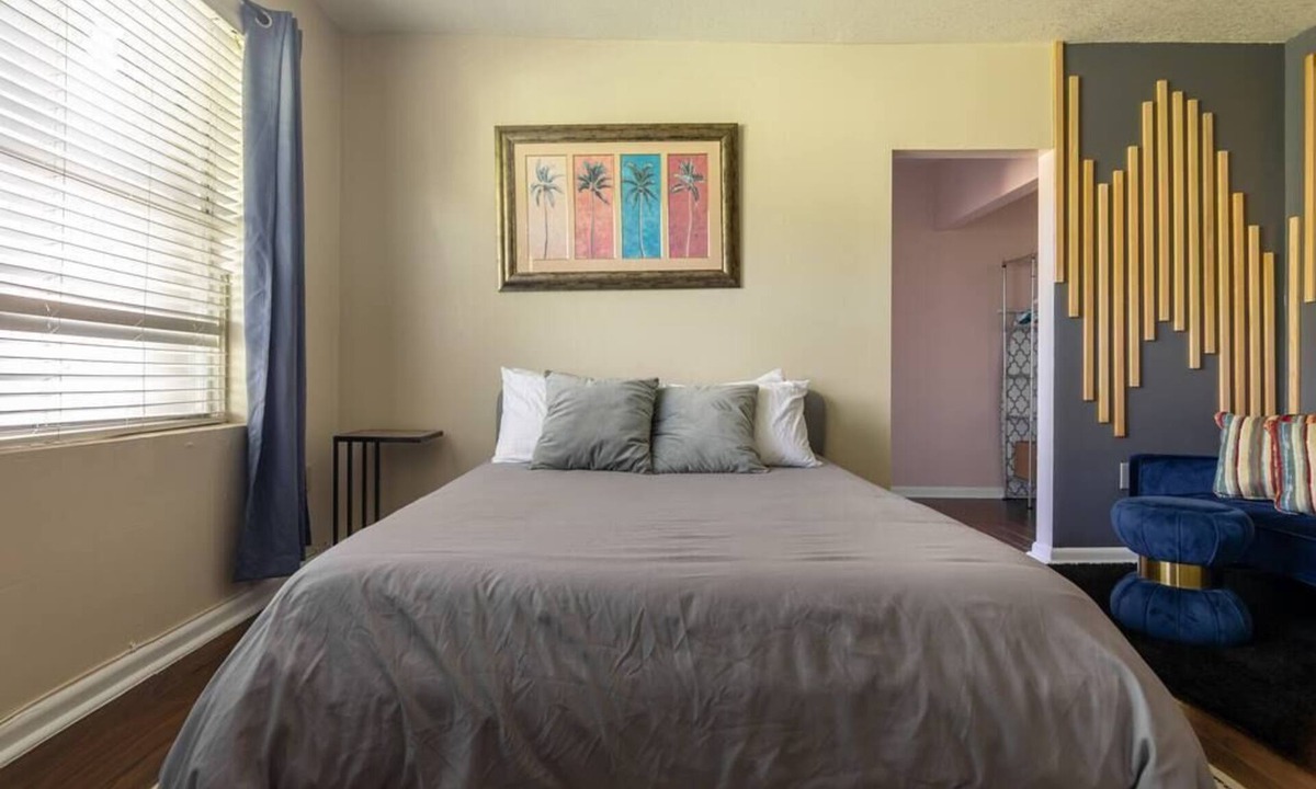 Little Haiti Apartment | Stylish Studio free parking, WiFi low fees