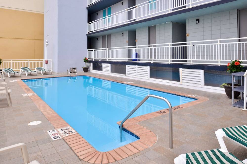 Northeast Virginia Beach Hotel | SureStay Studio by Best Western Virginia Beach Oceanfront