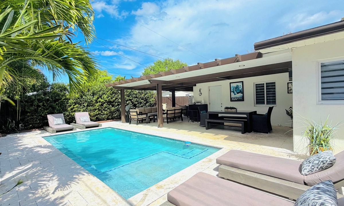 Miami Lakes House | Such as house with heated pool, near to parks and lakes