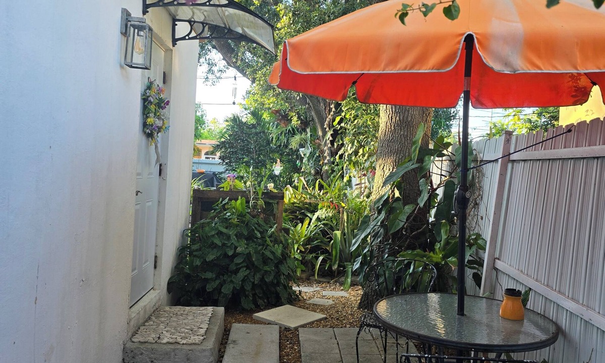 North Miami Beach Apartment | Suite Life at Chez Mercedes