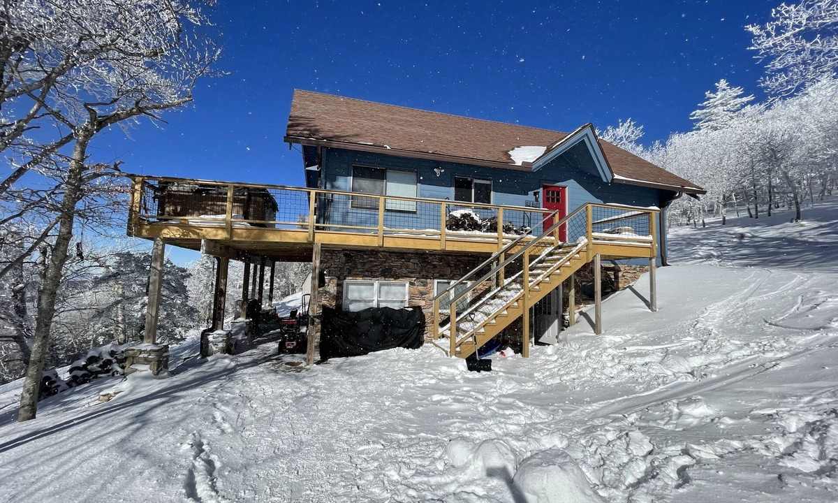 Edray House | Summer 2025 book 3 nights and get the 4th free! Dogs welcome!