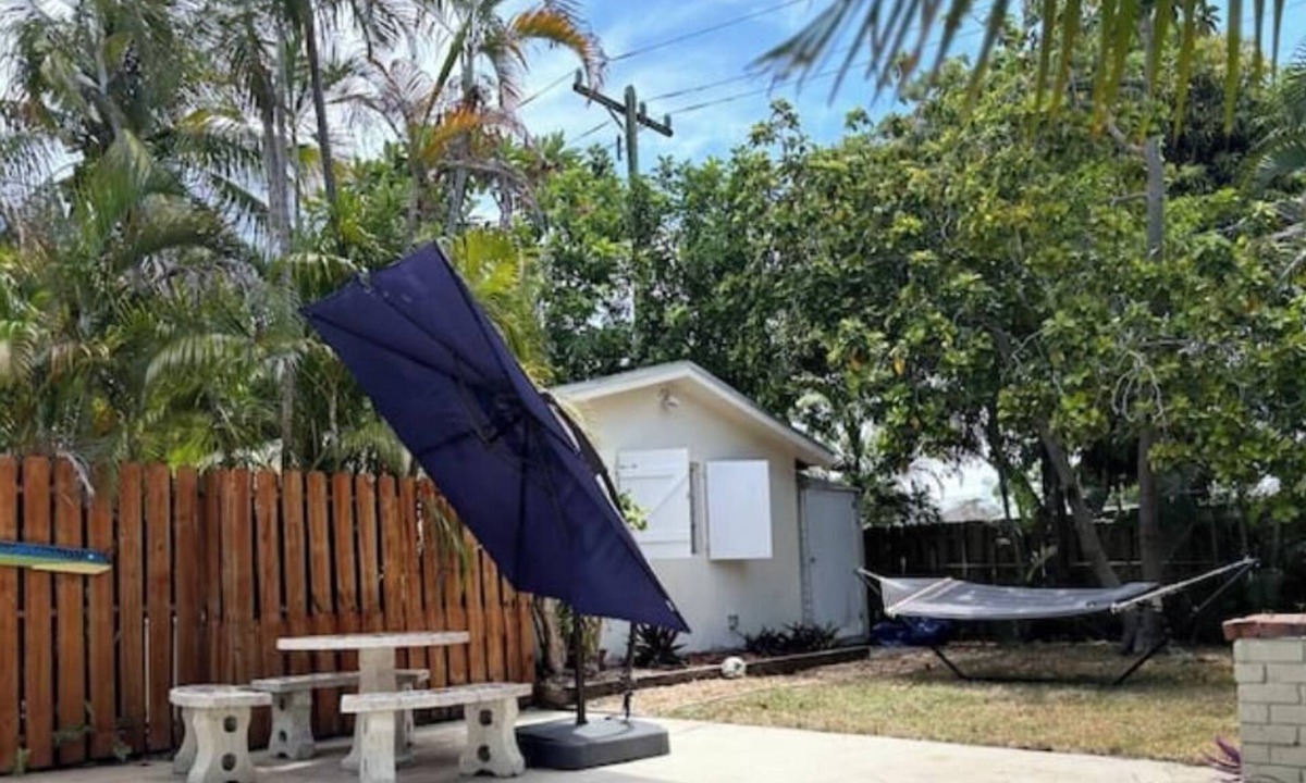 Poinsettia Heights House | Summer Vacation 4-bedroom Home Mins To Beach & Downtown