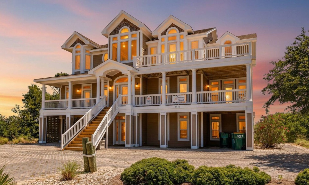 Whalehead Beach House | Summer Winds - Corolla, Whalehead, 300 Yds to Beach, Elevator, Pool, Hot Tub, Pets OK