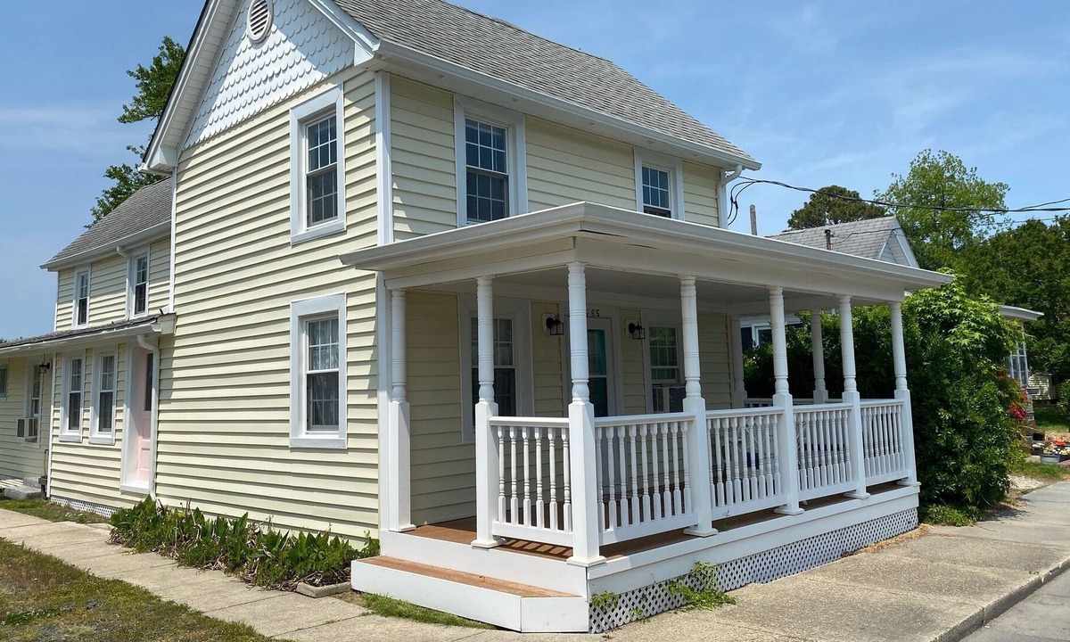 Chincoteague House | Summertime - Single Family Home - In Town