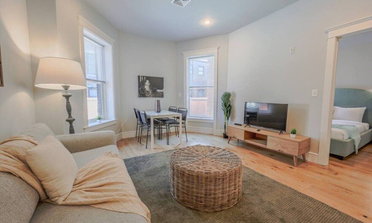 Back Bay Apartment | Sun-Filled 1BR Steps from Public Garden