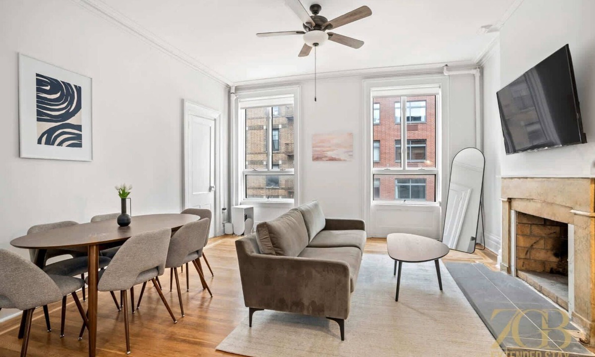 Chelsea Apartment | Sun-Filled Brownstone Apt in Prime Chelsea