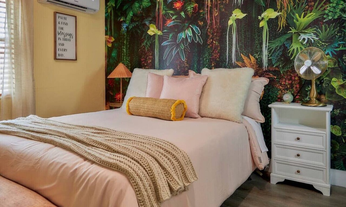 Hialeah Apartment | Sunny Hideout Apartment !