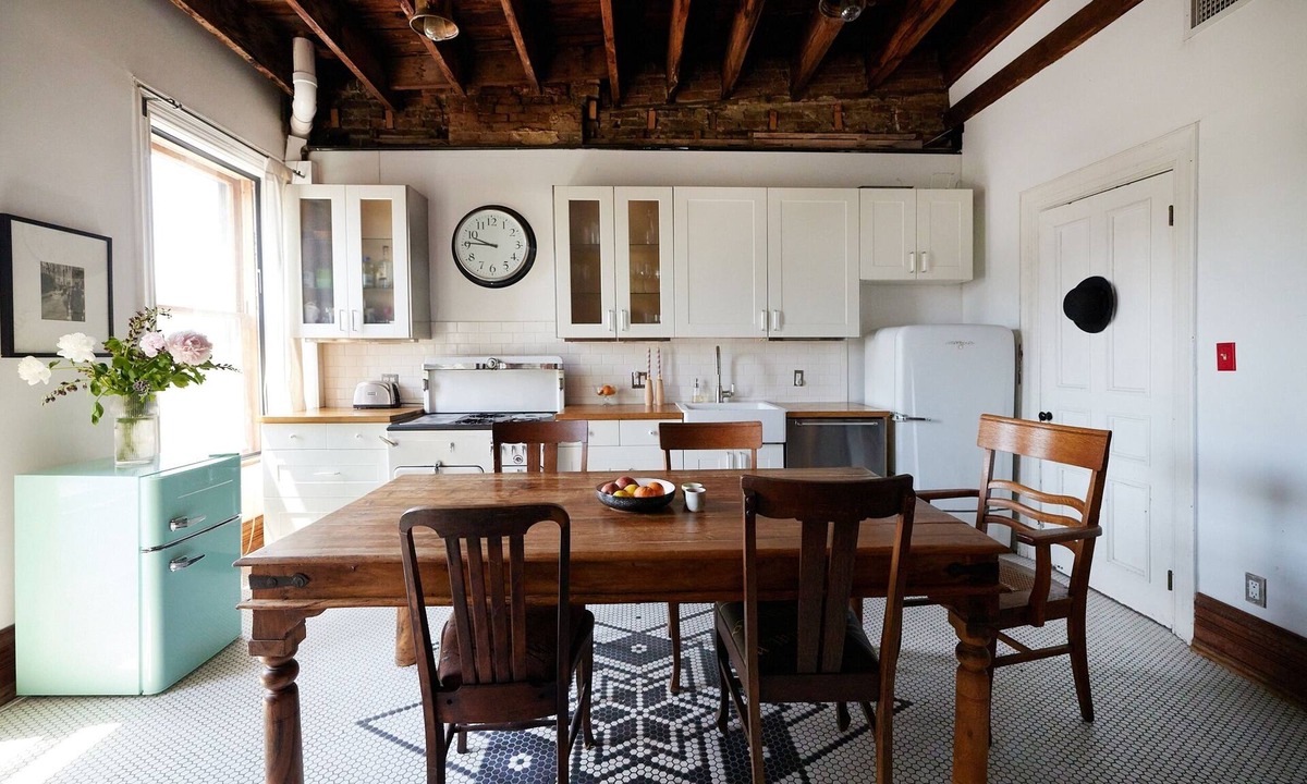 Hudson Apartment | Sunny, Spacious & Central: Bowler