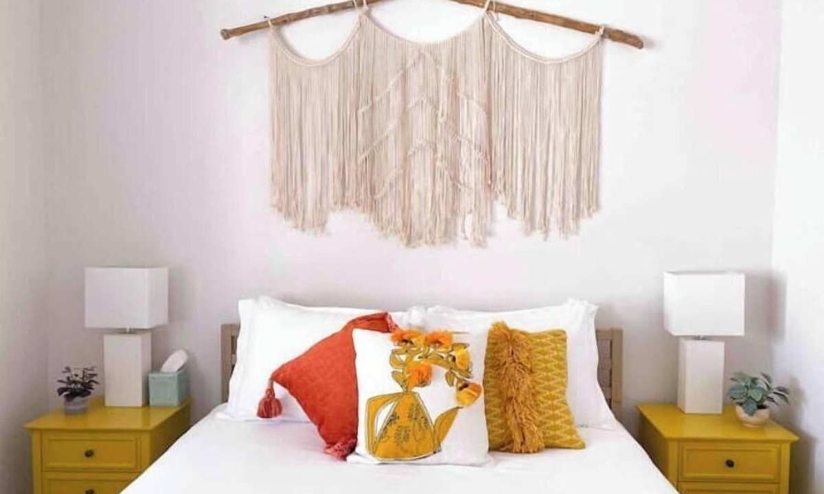 Richmond Apartment | Sunny, Spacious Suite Green & Shaded Backyard