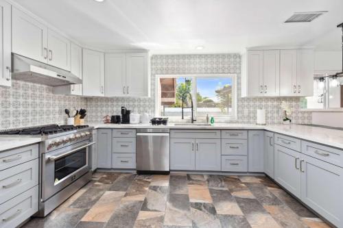 Hacienda Heights House | Sunny Spanish Villa Pool Parking & Privacy