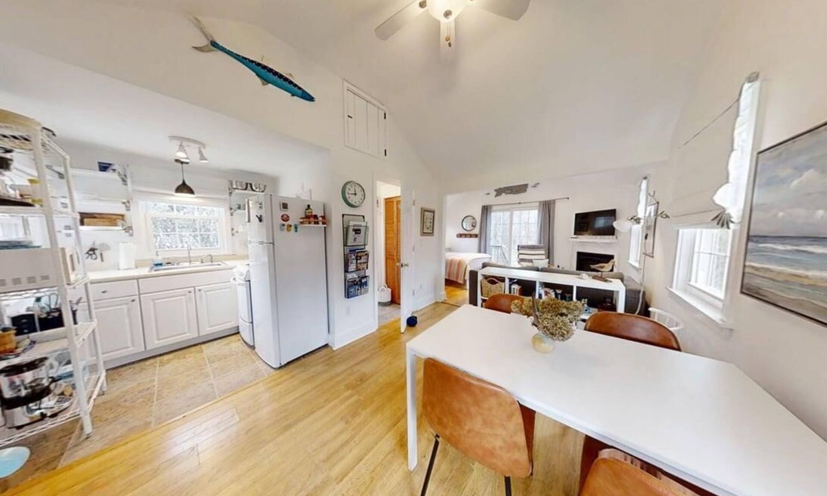 Brewster Cottage | "Sunrise Cottage" Brewster - 1 Bed Cottage, Perfect for a Cozy Getaway! (CapeCodProperty 121)