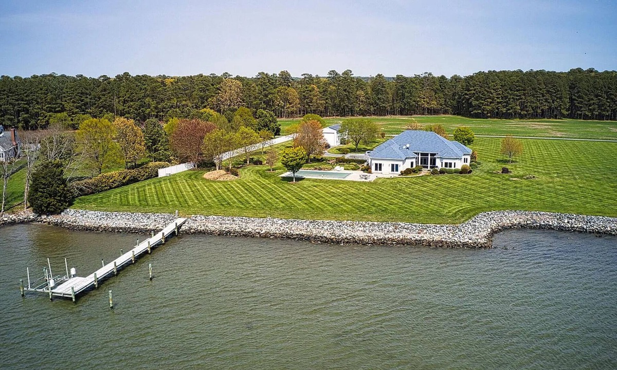 Royal Oak House | Sunset Shores | an ESVR property
