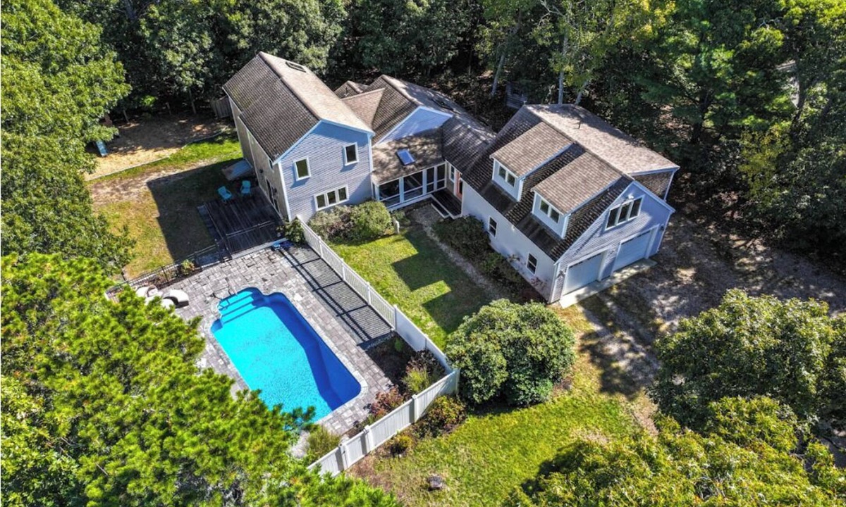 North Eastham House | Sunset Villa - Bayside Retreat with Private Heated Saltwater Swimming Pool