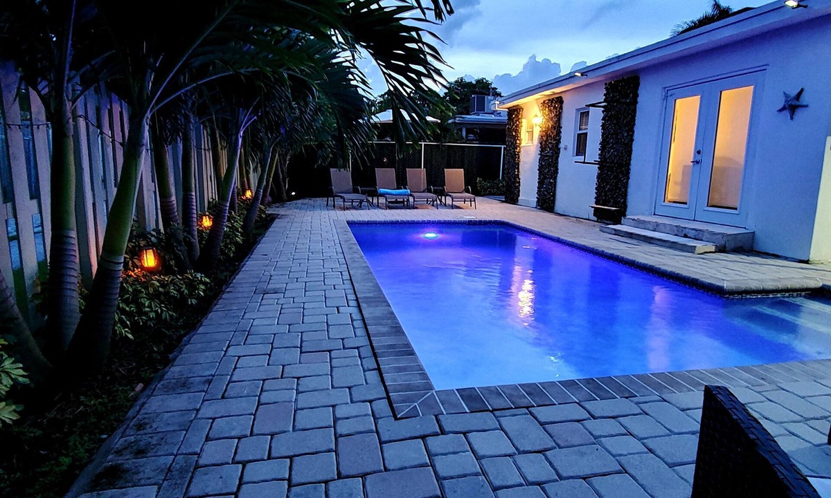 Dania Beach House | SUNSHINE DREAM HOUSE WITH HEATED POOL, NEAR BEACH, CLOSE TO SOUTH BEACH