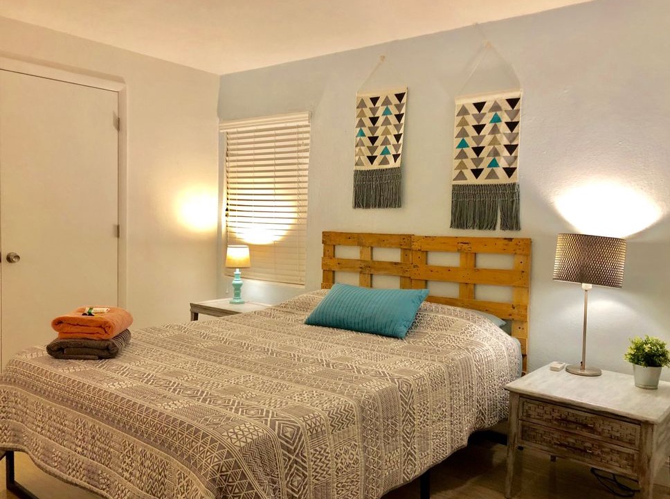 South Middle River House | Super chic home is walking distance to Wilton Manors, near Las Olas & Beaches