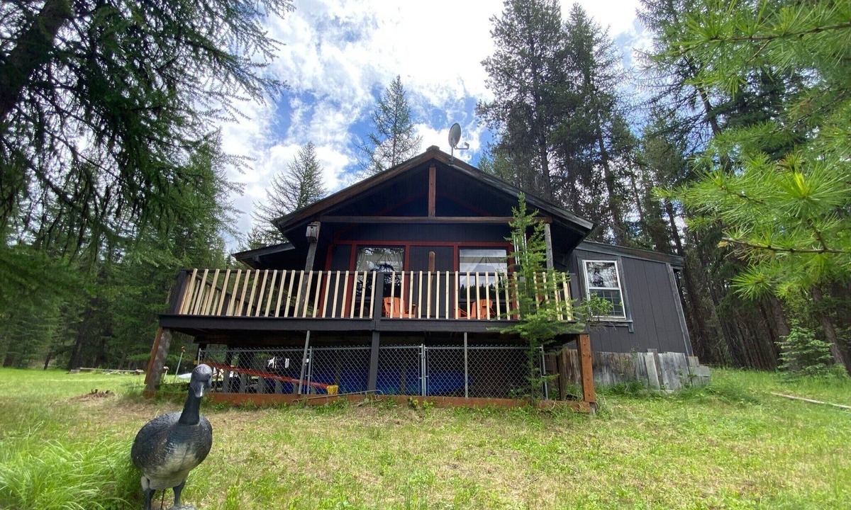 Troy Cabin | Tamarack Retreat: River Front, Kayaks, Campfire