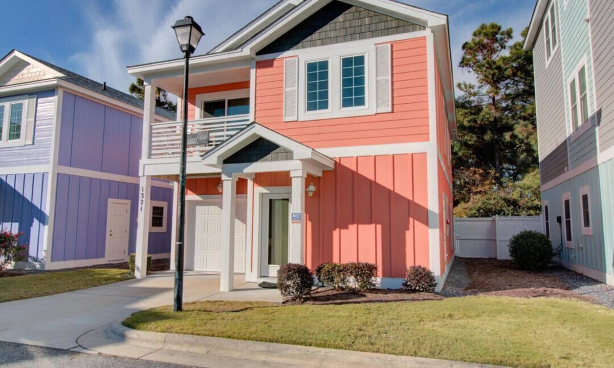 Bermuda Bay House | Tangerine Dream at Devonshire Place ,Beautiful expansive property close to the beach + great amenities