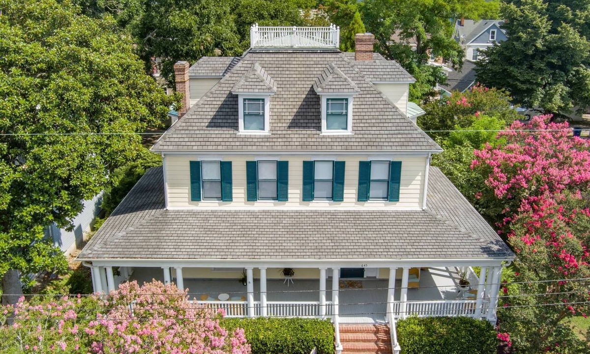 Cape Charles House | Tazewell House Estate with Wraparound Porch