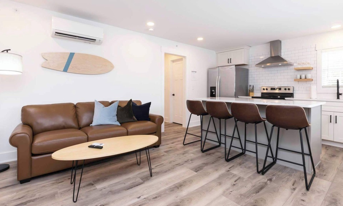 Northeast Virginia Beach Apartment | Teahupo'o - Loft #2 - 8 min walk to the beach