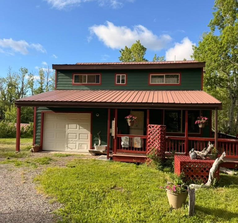 East Glacier Park House | The Aspen Art House - 3 bed by Glacier Natl. Park
