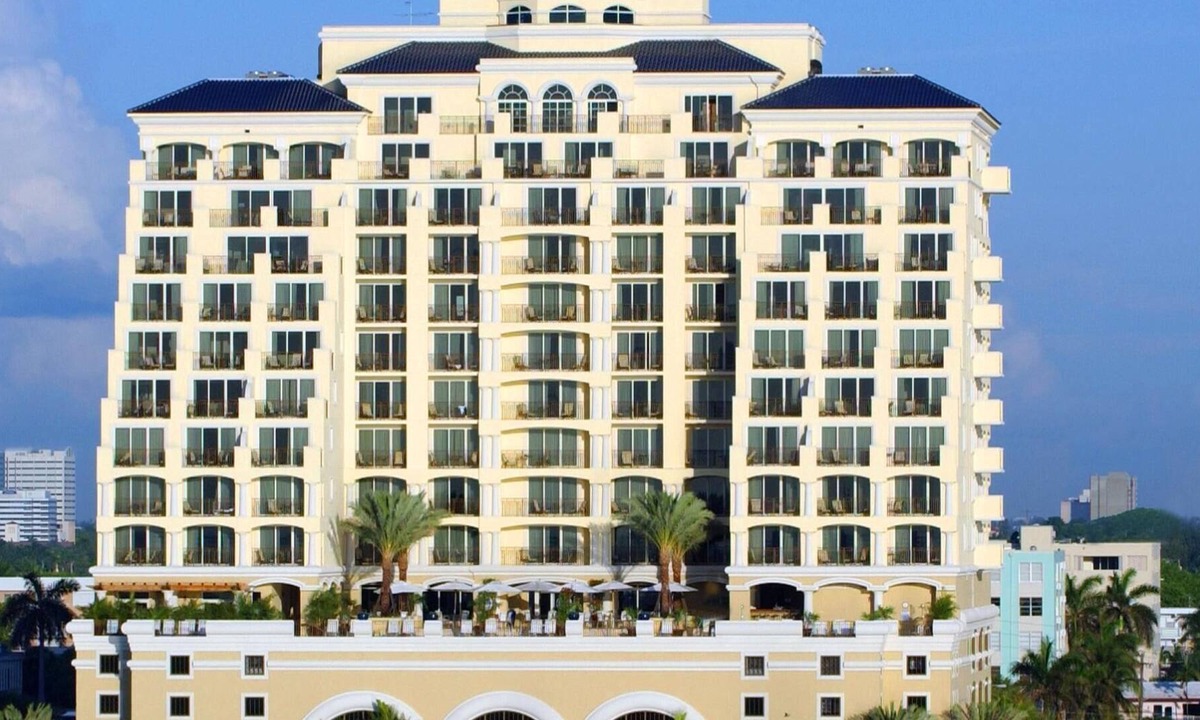Central Beach Resort | The Atlantic Hotel and Spa 1 Bedroom Ocean View Suite ADA